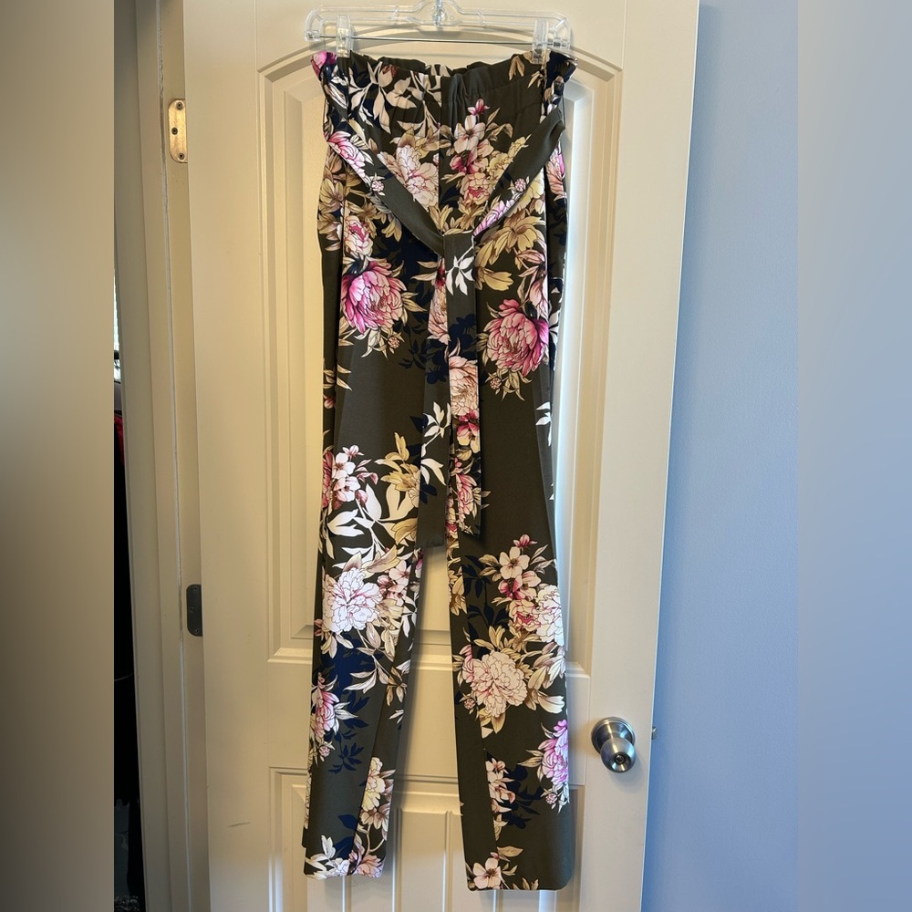 NY&Co. paper bag waist floral palazzo pant in olive green size small